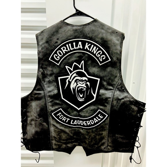 Barney’s‎ Leather Motorcycle Vest Sz 2XL Embroidered Patch Back